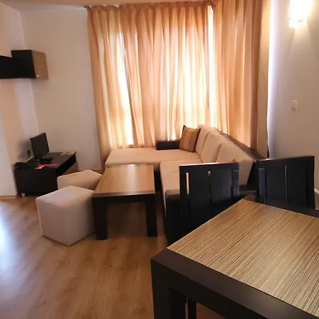 Wood & Apartment *